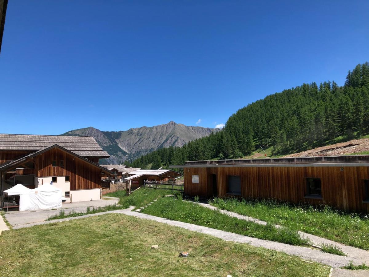 Appartement Vue Piste + Parking Souterrain Privatif Inclus *